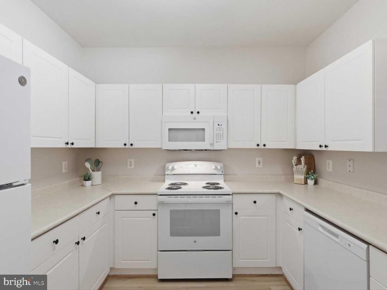 4560 Strutfield Ln #1104 - Photo 3 of 23