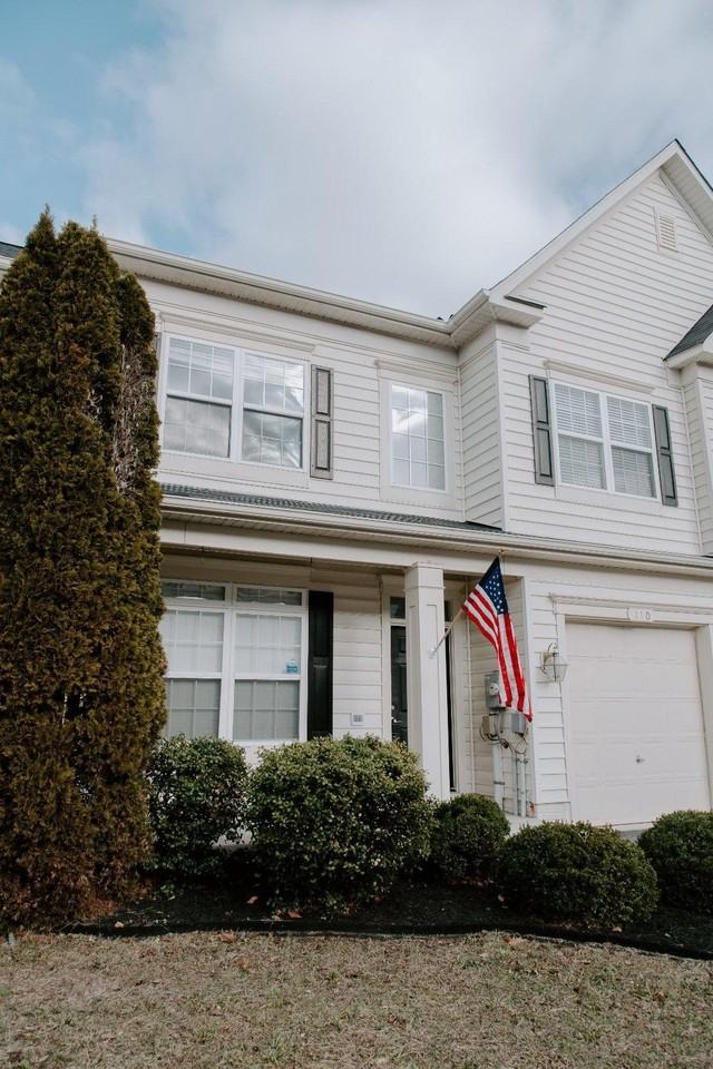 110 Quinton Oaks Cir - Photo 2 of 38