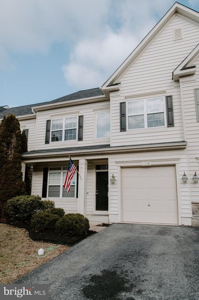 110 Quinton Oaks Cir - Photo 3 of 38