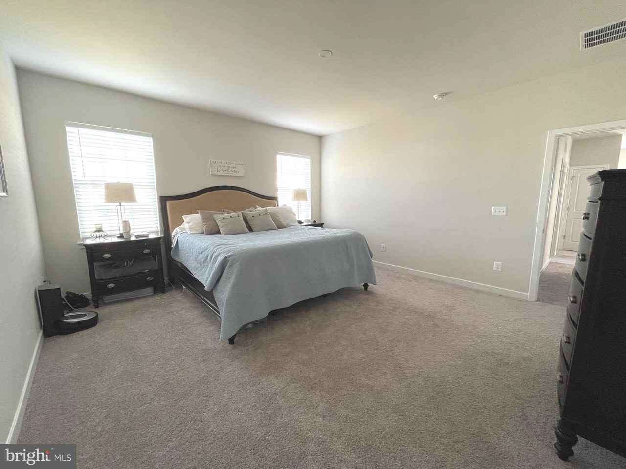 130 Thornton Way - Photo 4 of 50