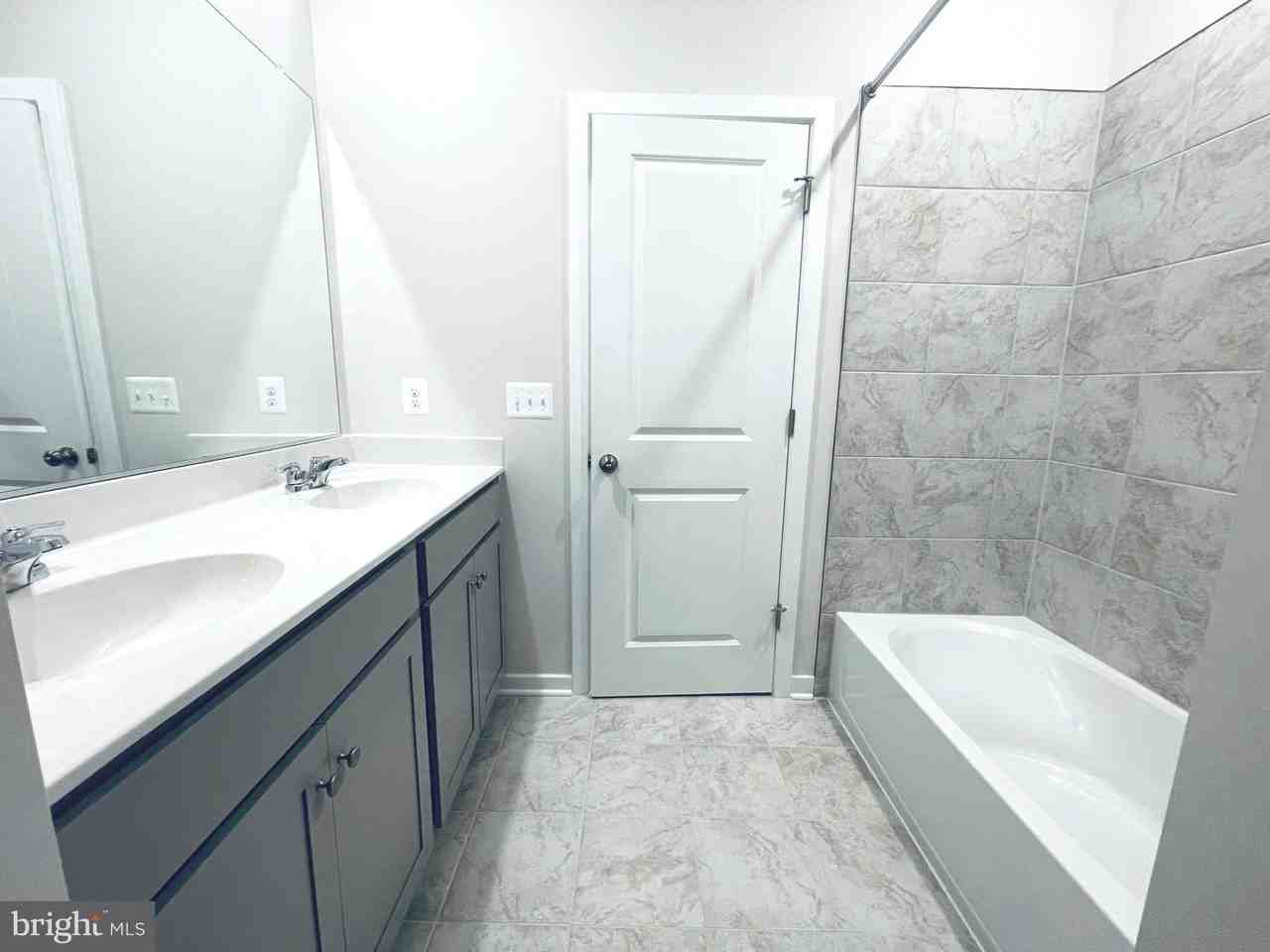 130 Thornton Way - Photo 5 of 50