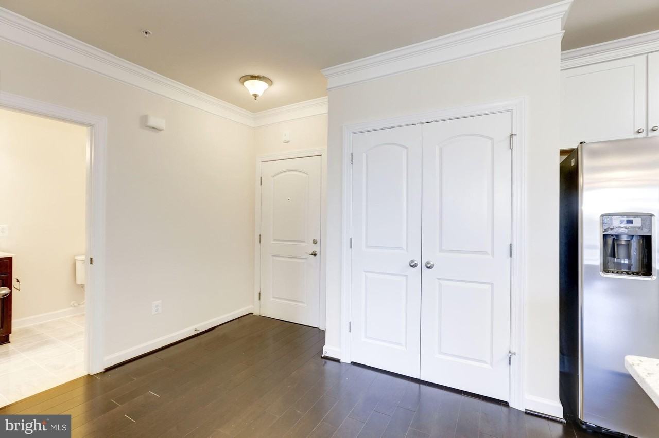 13740 Endeavour Dr #403 - Photo 3 of 25