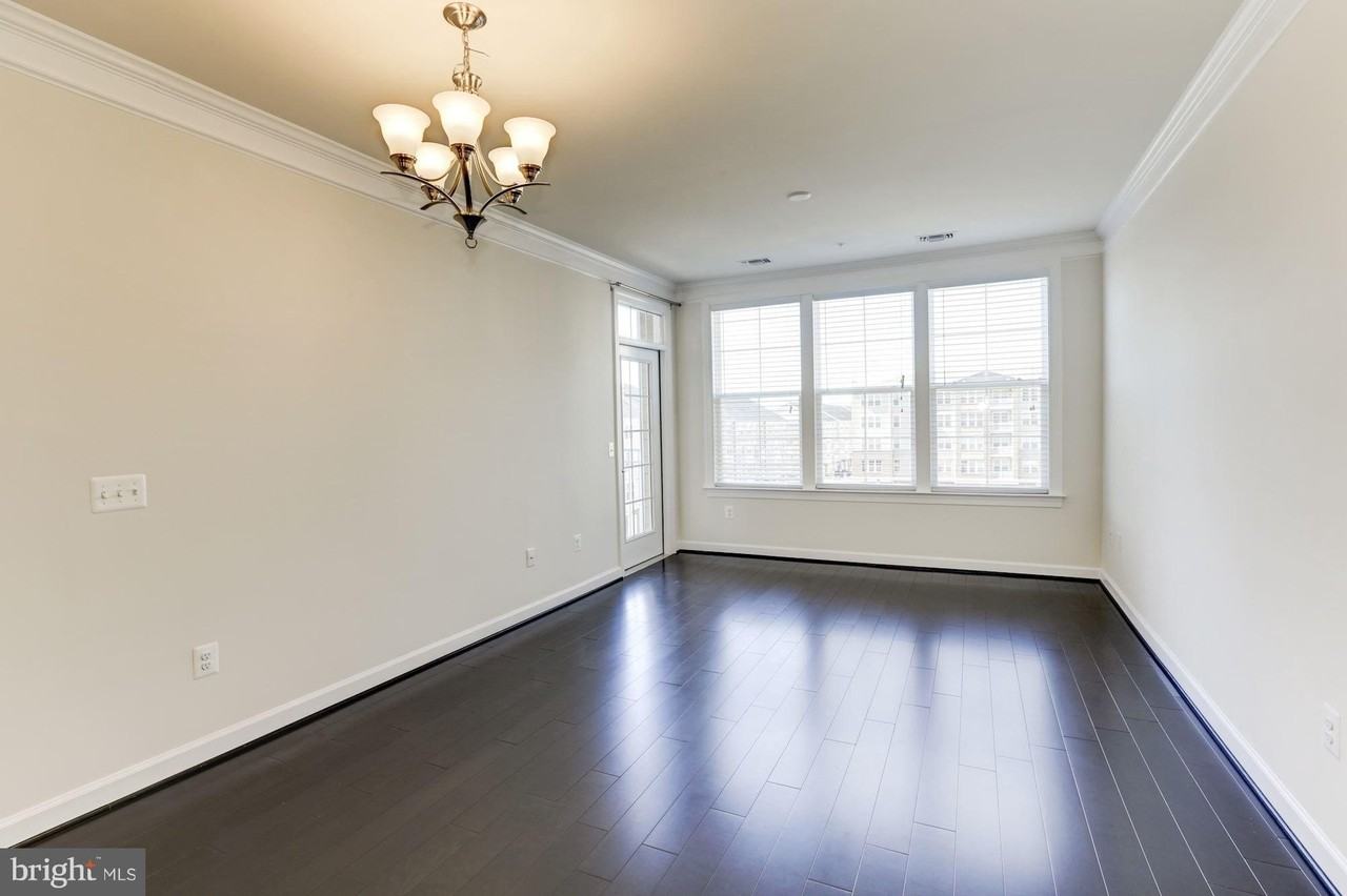 13740 Endeavour Dr #403 - Photo 4 of 25