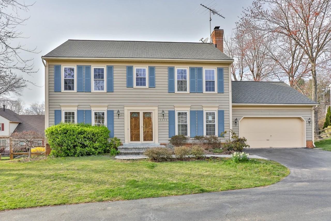 5423 Rilian Ct - Photo 4 of 50