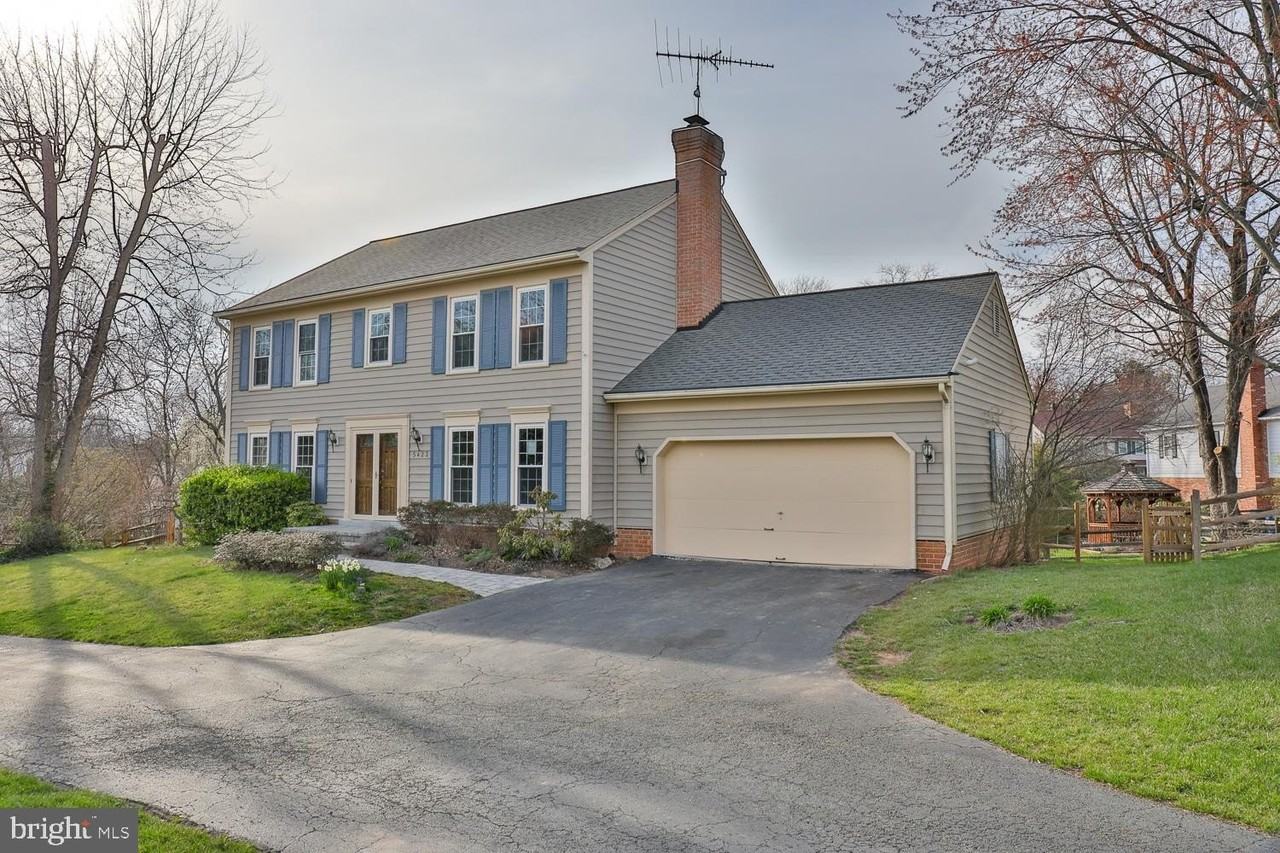 5423 Rilian Ct - Photo 6 of 50