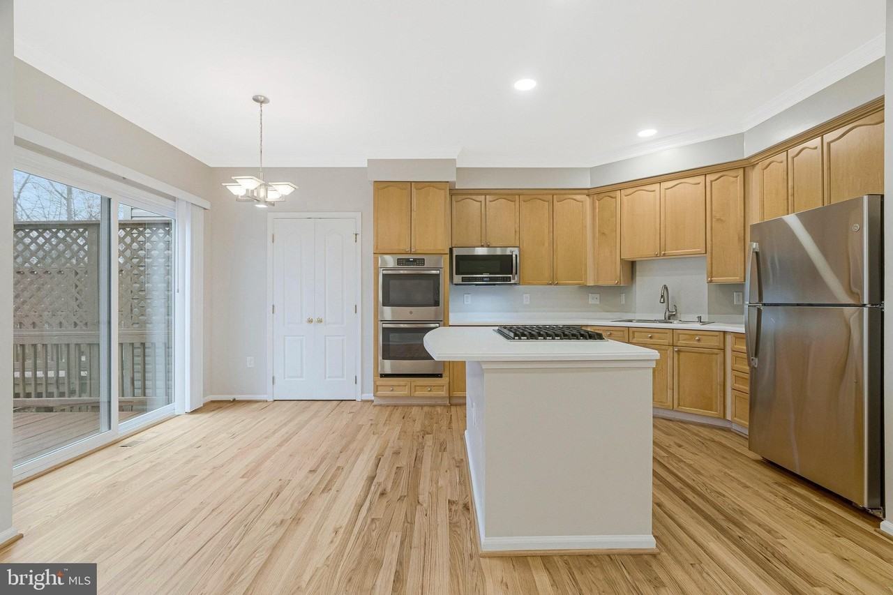 1707 Stuart Pointe Ln - Photo 5 of 28