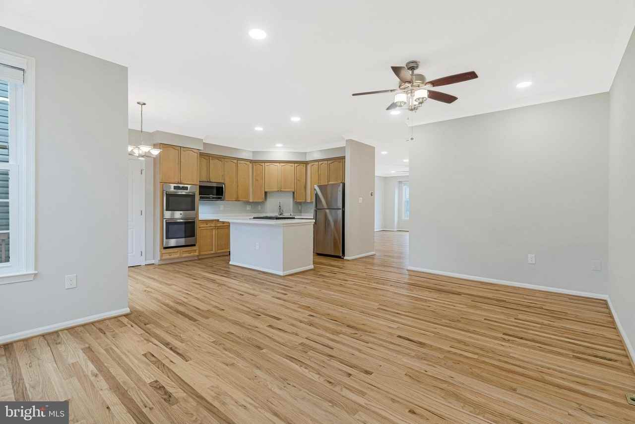 1707 Stuart Pointe Ln - Photo 6 of 28