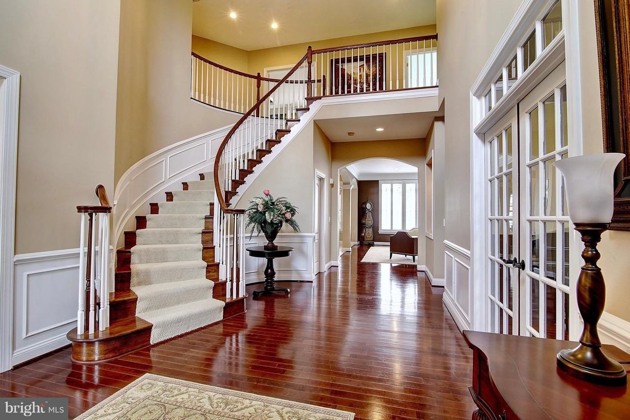 19124 Caddy Ct - Photo 3 of 30