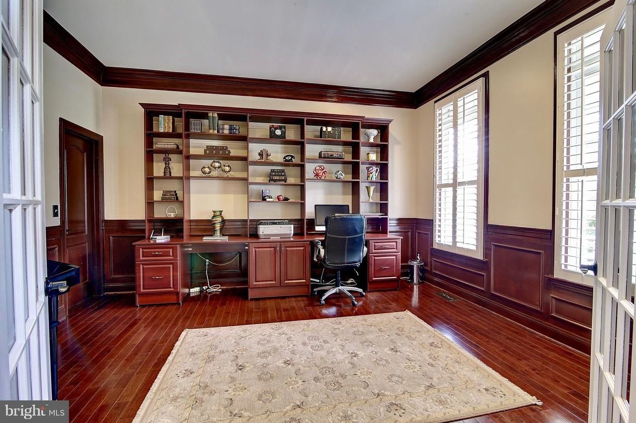 19124 Caddy Ct - Photo 4 of 30