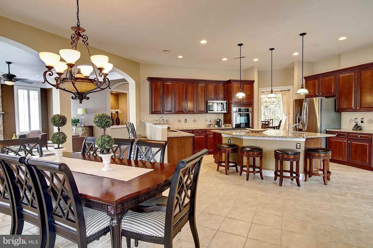 19124 Caddy Ct - Photo 6 of 30