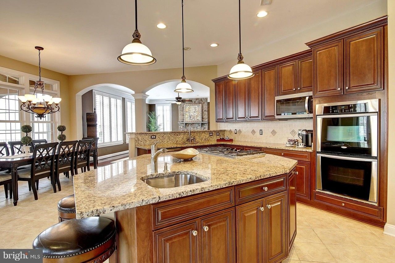 19124 Caddy Ct - Photo 7 of 30