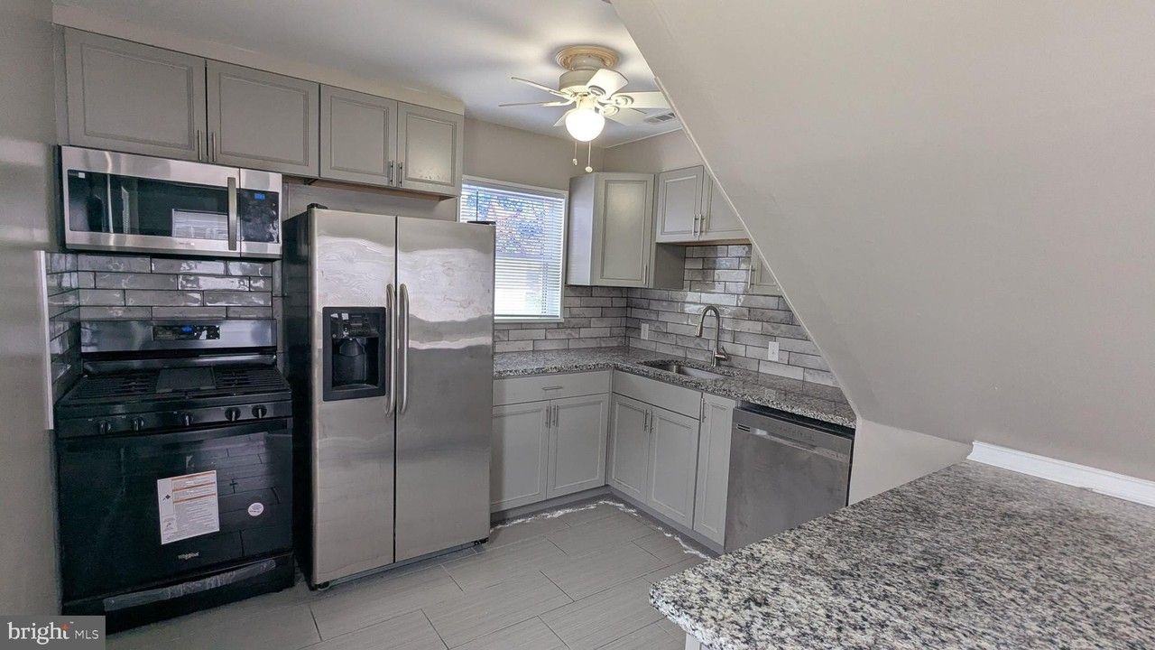 153 Polk Dr - Photo 3 of 6