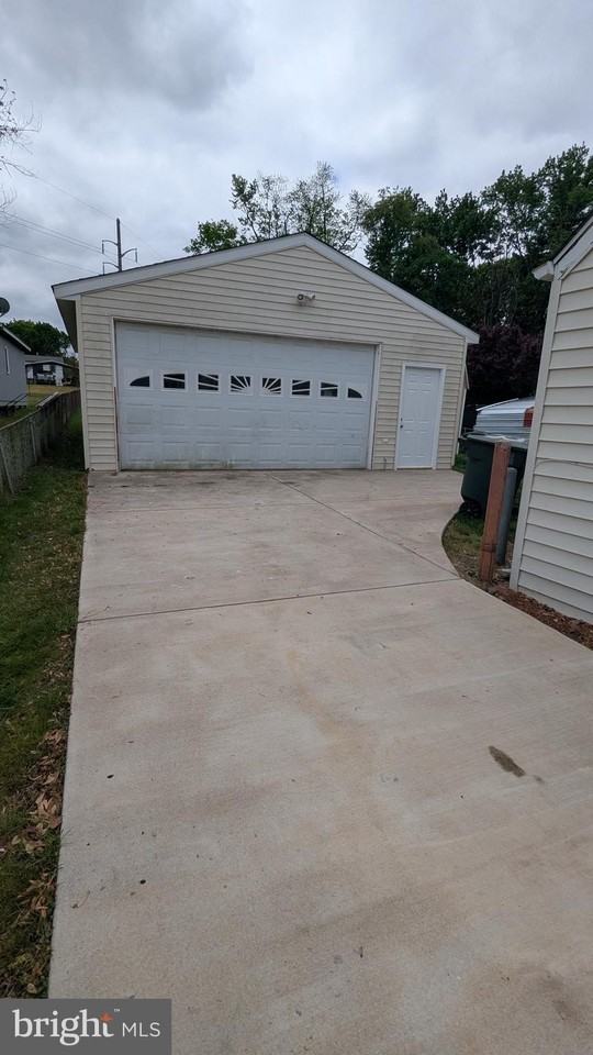 153 Polk Dr - Photo 5 of 6