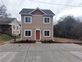 featured image of 405 Gossett St