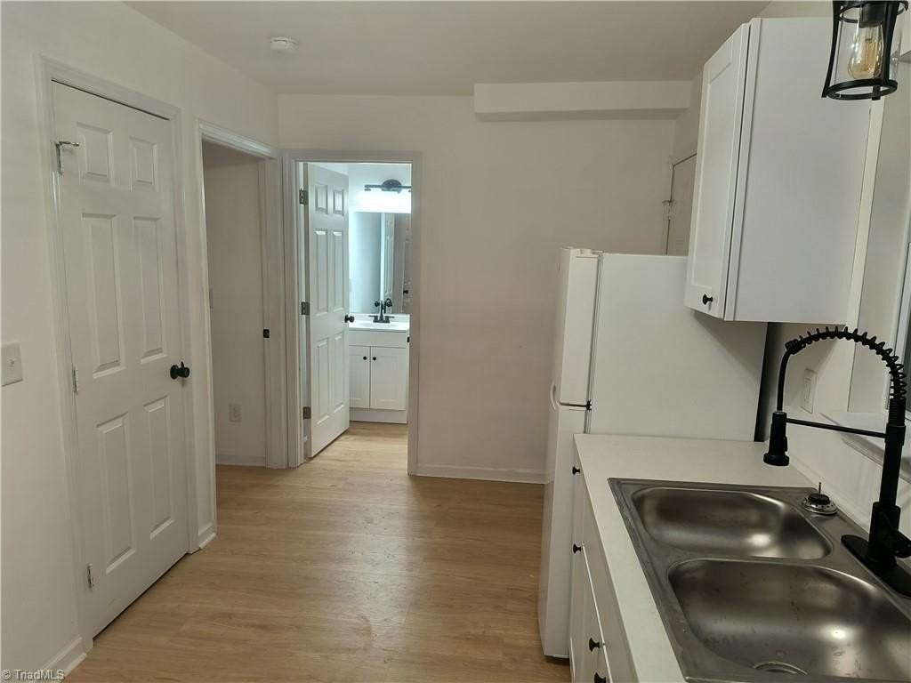 405 Gossett St - Photo 3 of 15