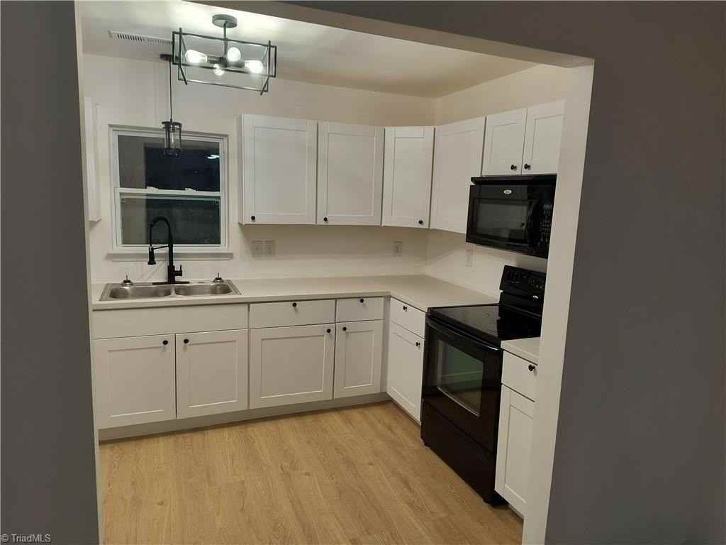 405 Gossett St - Photo 4 of 15