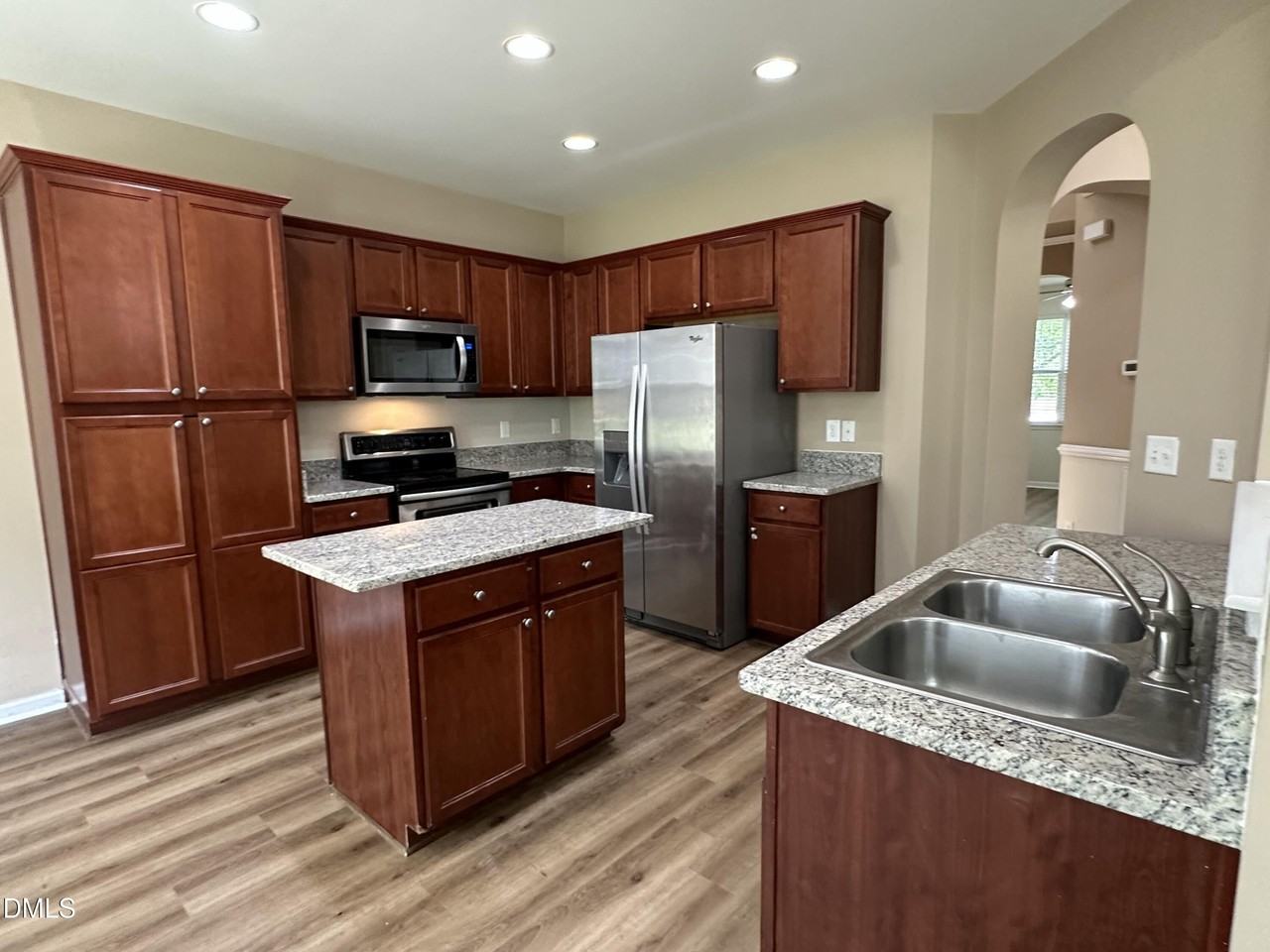 105 Hammond Wood Pl - Photo 7 of 41