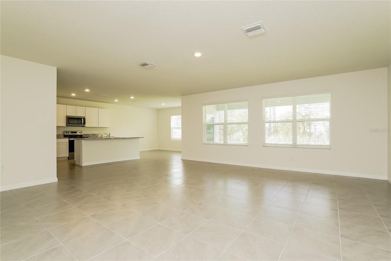 11 Hickory Course Radl - Photo 2 of 8