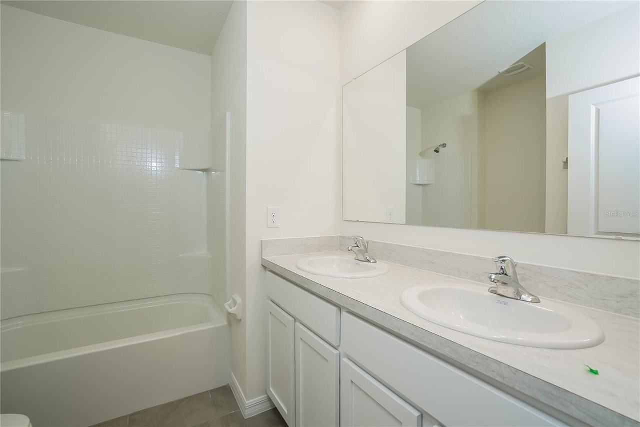 11 Hickory Course Radl - Photo 6 of 8