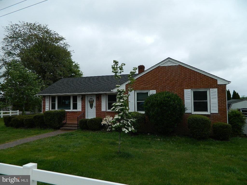 41665 Tudor Hall Rd - Photo 2 of 17