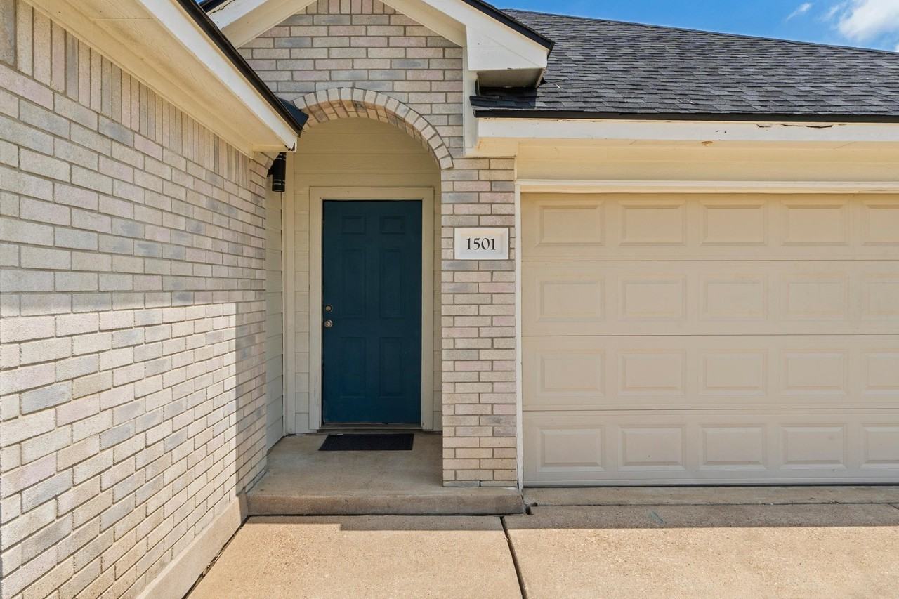 1501 Catherine Ct - Photo 5 of 23