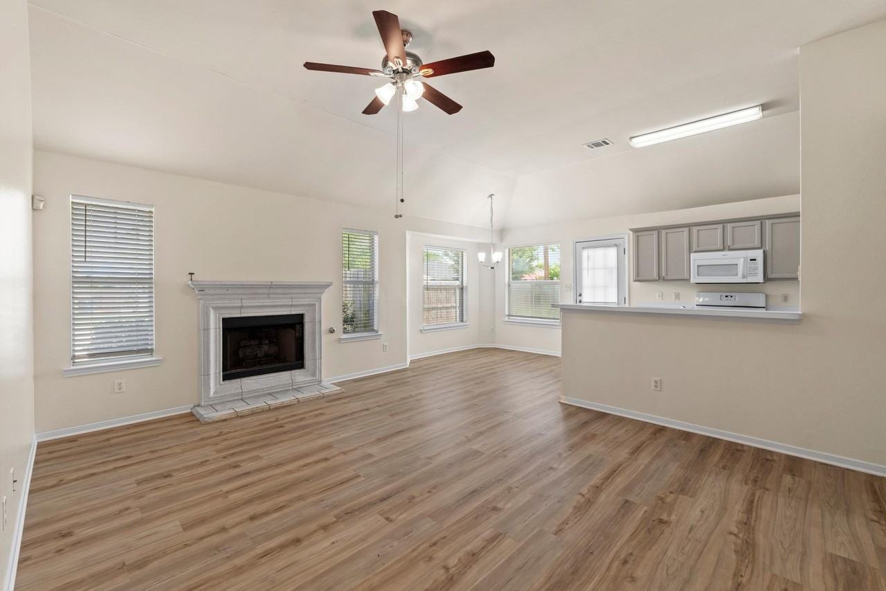 1501 Catherine Ct - Photo 6 of 23