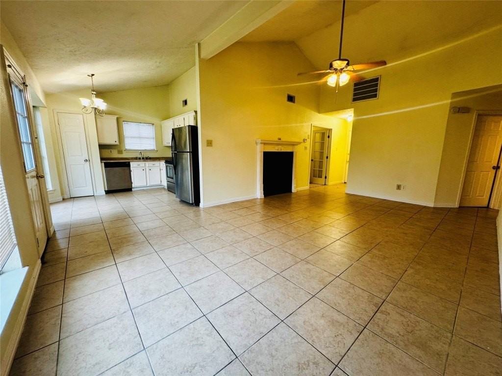 17118 Amber Ridge Dr - Photo 4 of 20