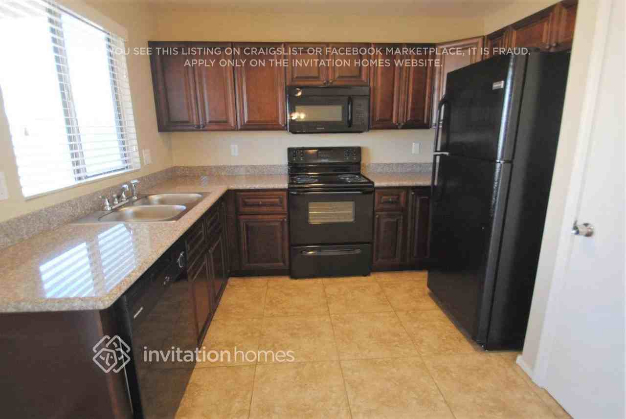 7168 W Citrus Way - Photo 4 of 10