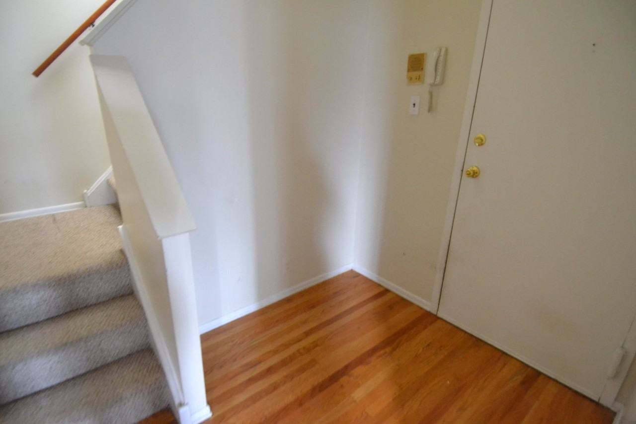 1010 Clinton St #3M - Photo 2 of 8
