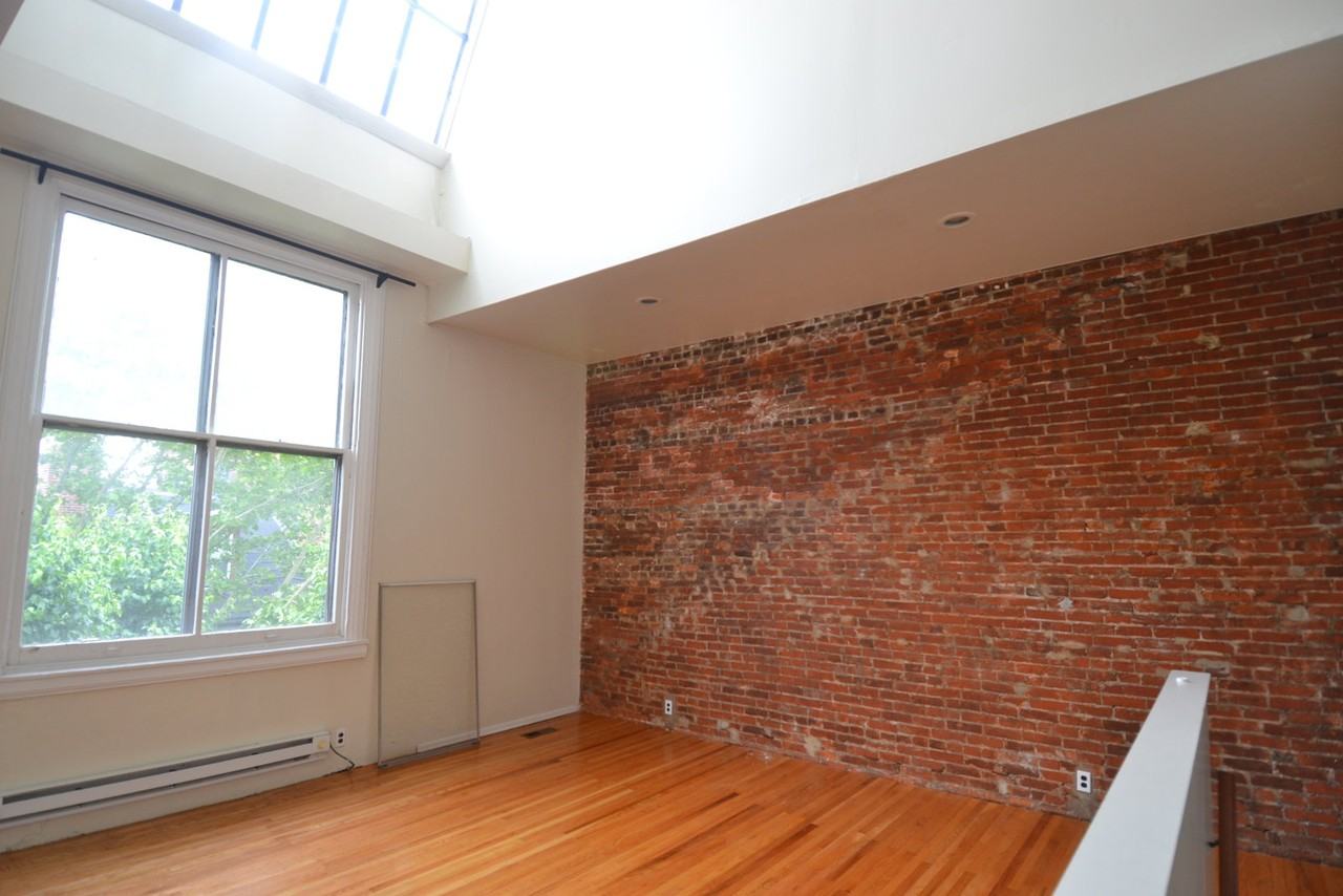 1010 Clinton St #3M - Photo 4 of 8
