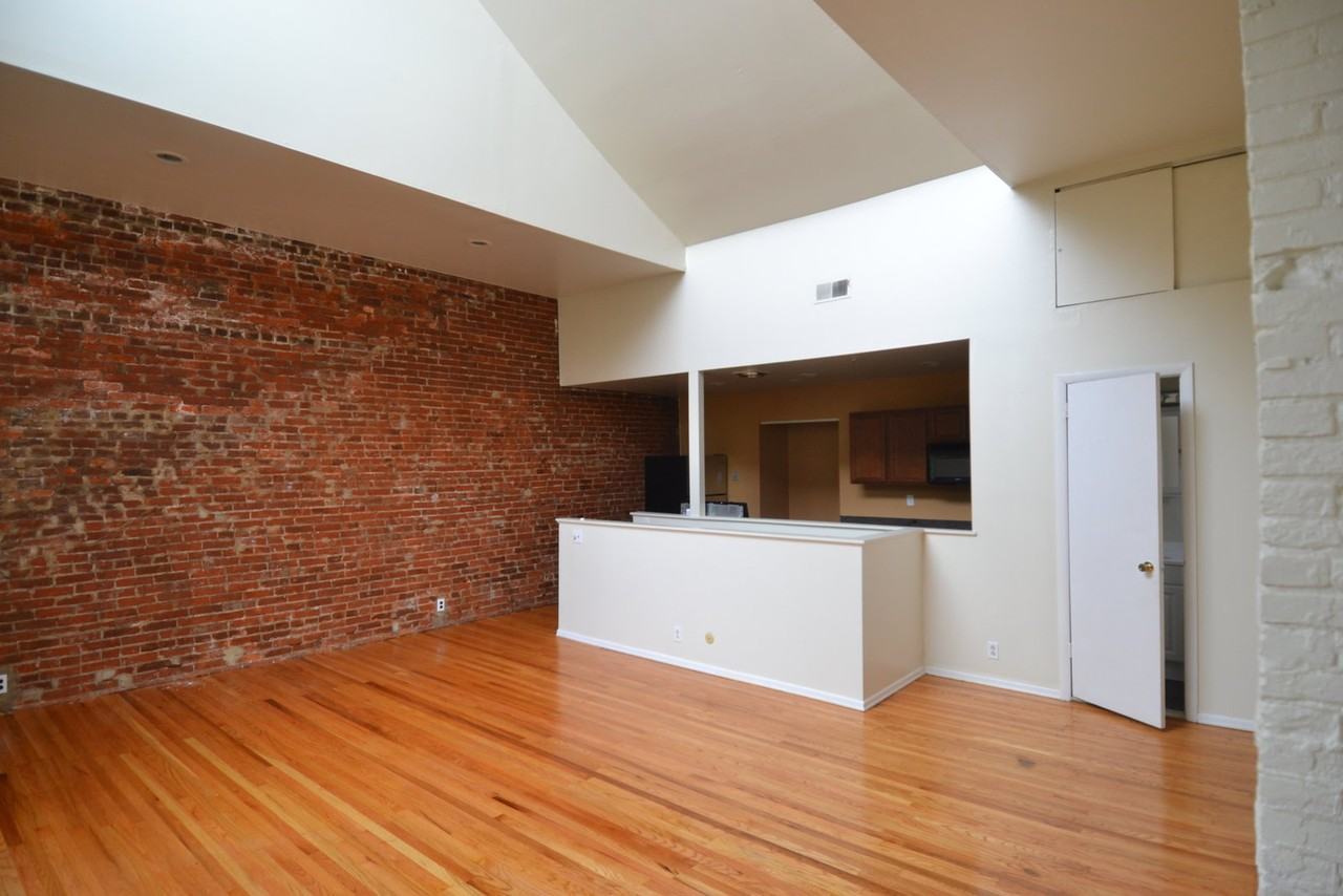 1010 Clinton St #3M - Photo 7 of 8
