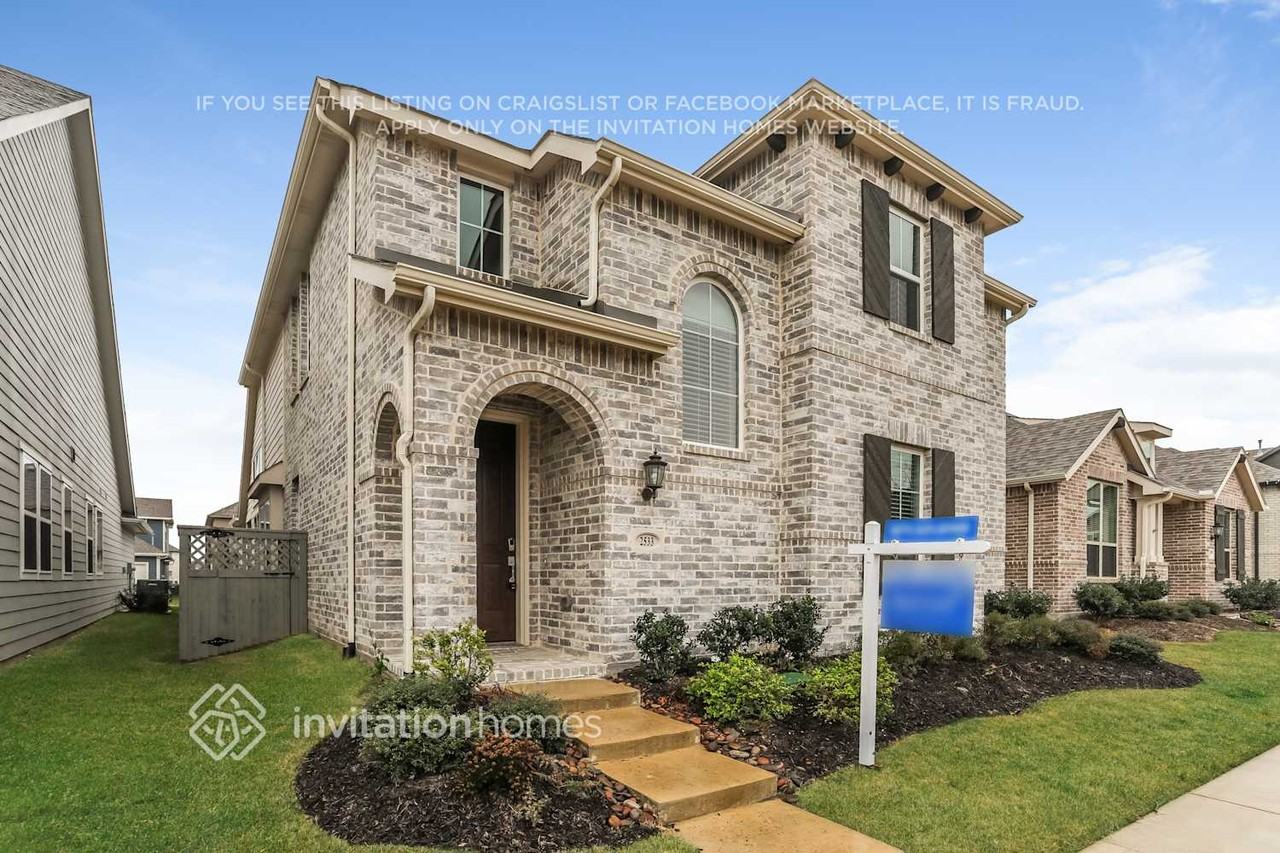 2533 Stella Ln - Photo 2 of 16