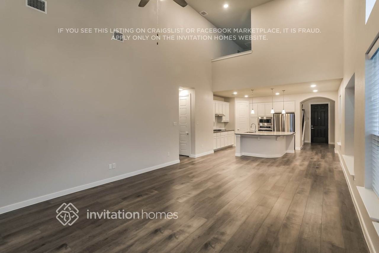 2533 Stella Ln - Photo 4 of 16