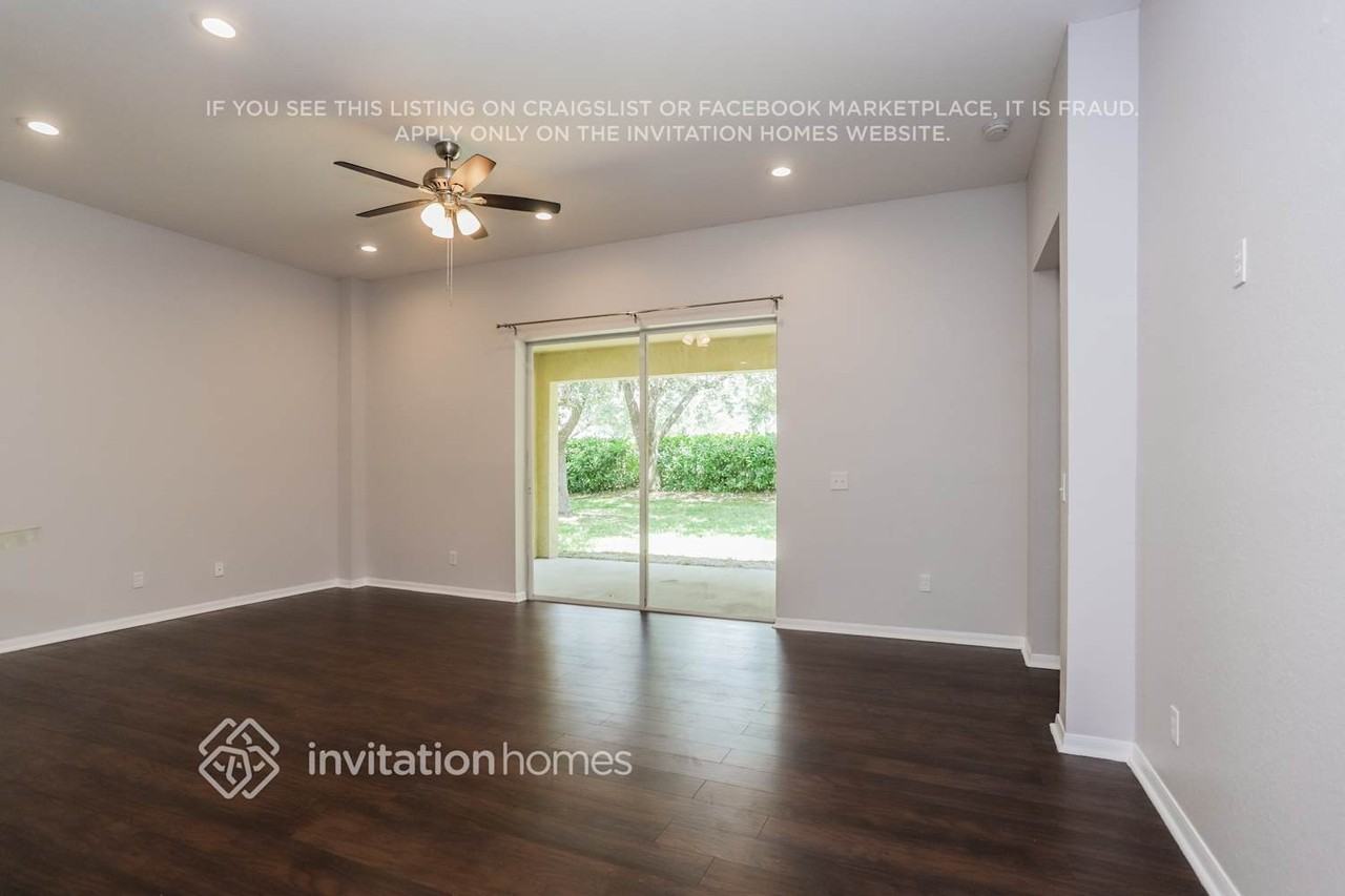 11114 Holly Cone Dr - Photo 3 of 17