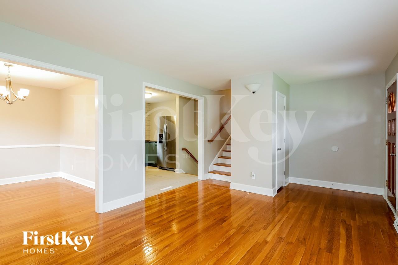 1128 Rocky Ridge Dr - Photo 5 of 15