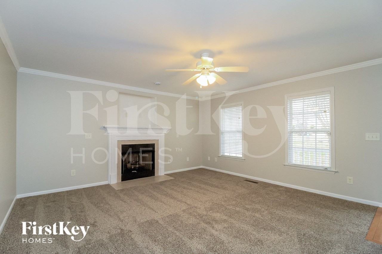 4141 Meredith Woods Ln - Photo 3 of 15