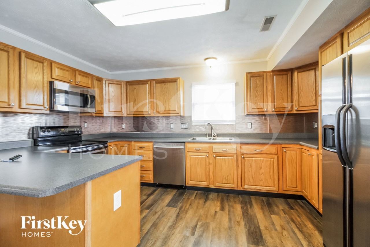 6013 Marsh Cir - Photo 6 of 15