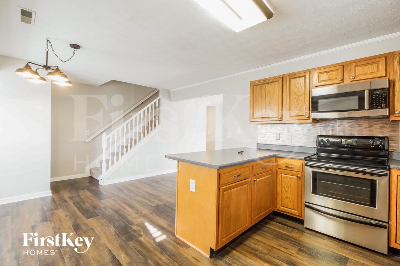 6013 Marsh Cir - Photo 7 of 15