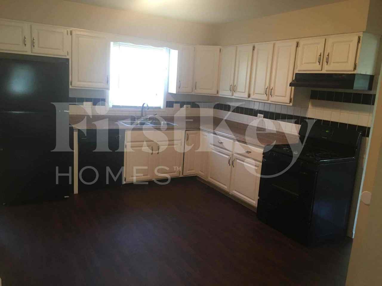 410 S Villa Ave - Photo 5 of 21