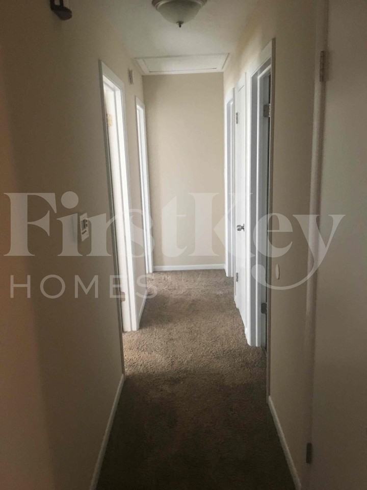 410 S Villa Ave - Photo 6 of 21