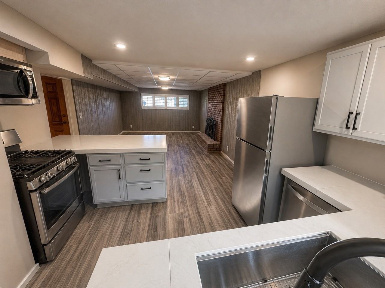 7623 S Cambria Cir - Photo 2 of 25