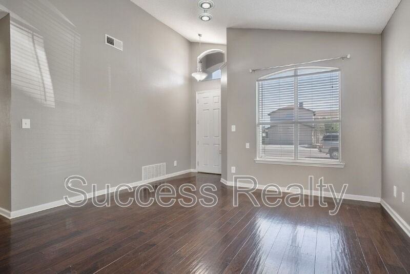 12509 Twin Leaf Dr - Photo 2 of 43