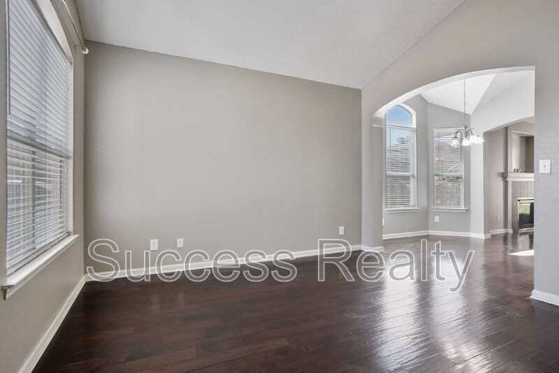 12509 Twin Leaf Dr - Photo 3 of 43