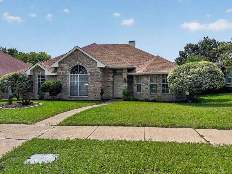 7601 King Arthur Rd - Photo 2 of 18