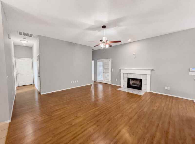 7601 King Arthur Rd - Photo 3 of 18