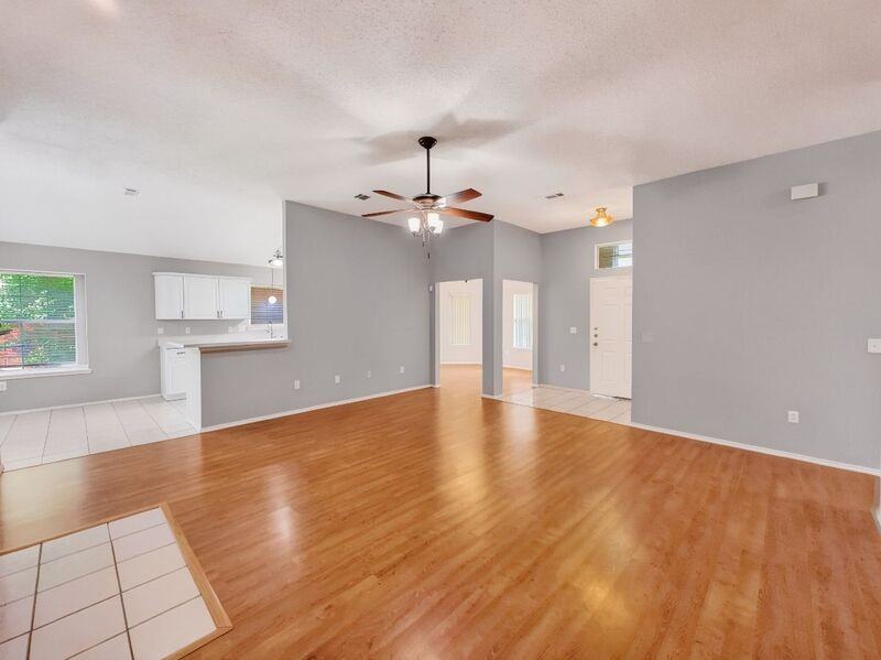 7601 King Arthur Rd - Photo 5 of 18