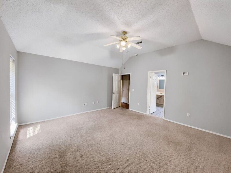 7601 King Arthur Rd - Photo 6 of 18