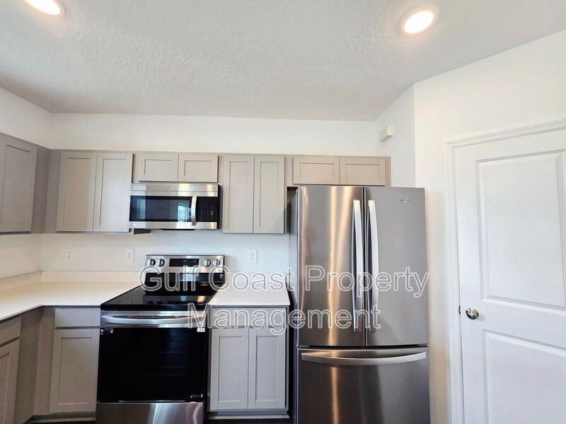 13031 Bluff Oak Way - Photo 4 of 32