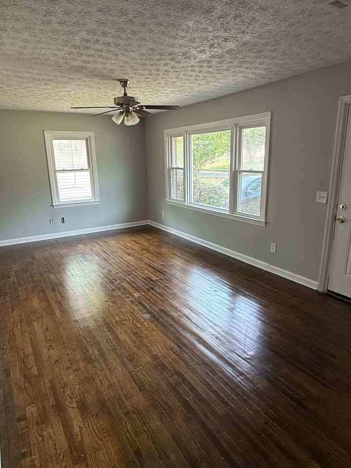 2704 4th Ave - Photo 3 of 12