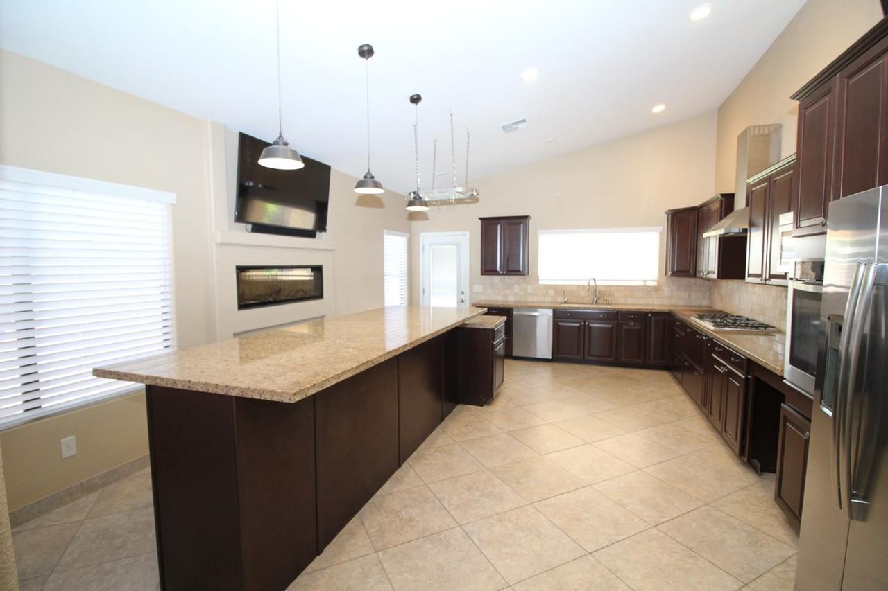 5437 W Bluefield Ave - Photo 6 of 23